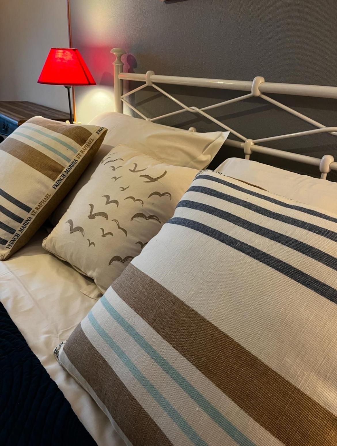 Les Transats Chambre Et Appartements Face A La Mer Barfleur Buitenkant foto